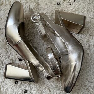 Unisa Yomara Closed Toe Block Heels